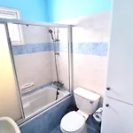 アパート 2br Coastal Comfort With Internet Access ラルナカ