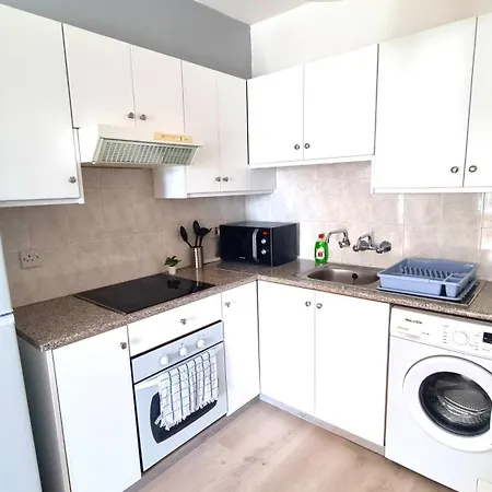 2br Coastal Comfort With Internet Access *